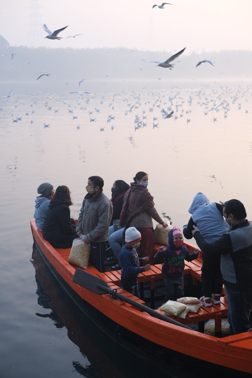 ravi-sharma-MWpt6dJgs_0-unsplash Šta prvo pomislimo kada čujemo reč migrant, a šta kada čujemo reč izbeglica?