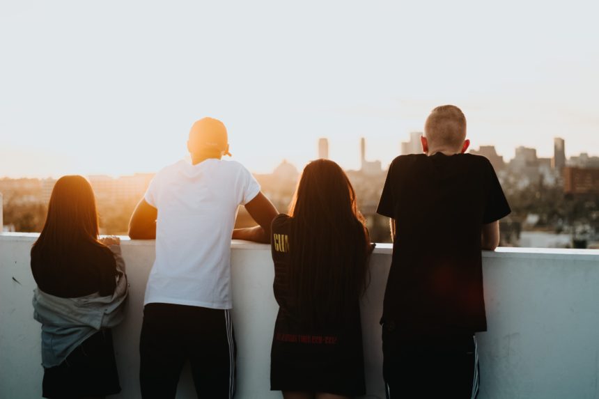 devin-avery-lhAy4wmkjSk-unsplash Položaj mladih u Srbiji: Žrtve diskriminacije ili zlostavljanja