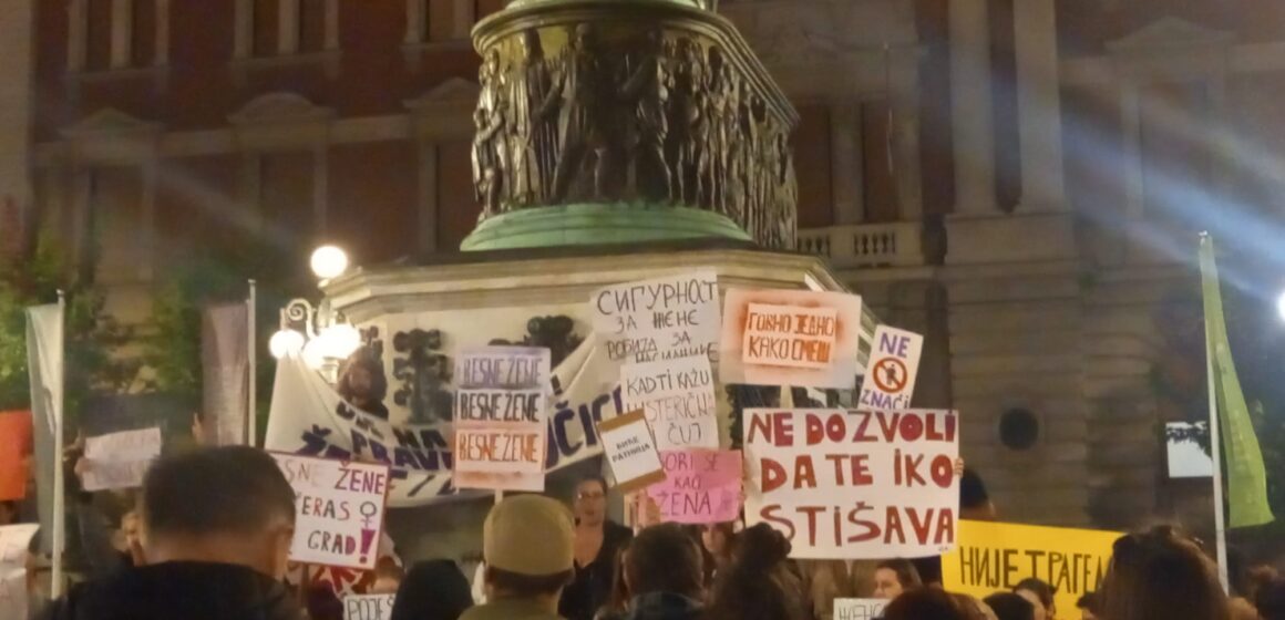 “Besne žene večeras pale grad”: Četvrti protest nakon intervjua sa serijskim silovateljem