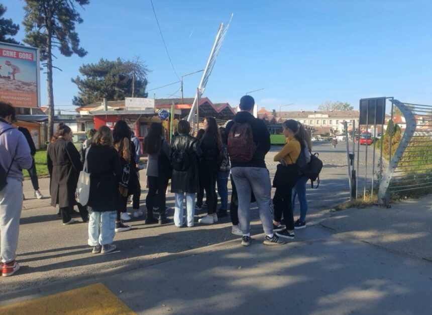 Screenshot_20221029_170324_com.android.chrome_edit_186616726134022 Protest studenata u Pančevu zbog poskupljenja karata za Beograd