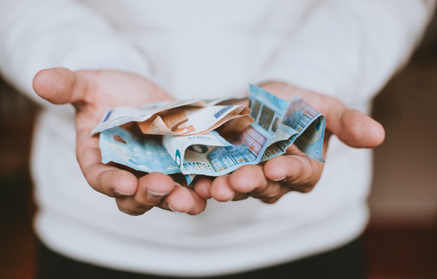 christian-dubovan-Y_x747Yshlw-unsplash Novogodišnji poklon mladima od države