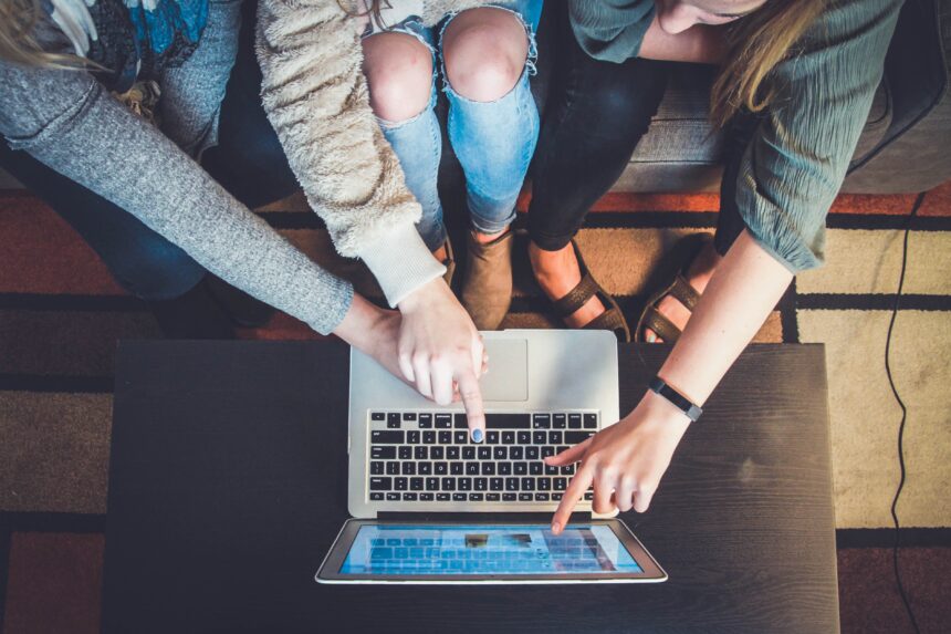 john-schnobrich-2FPjlAyMQTA-unsplash Stipendije za koje bi svaki student trebalo da zna
