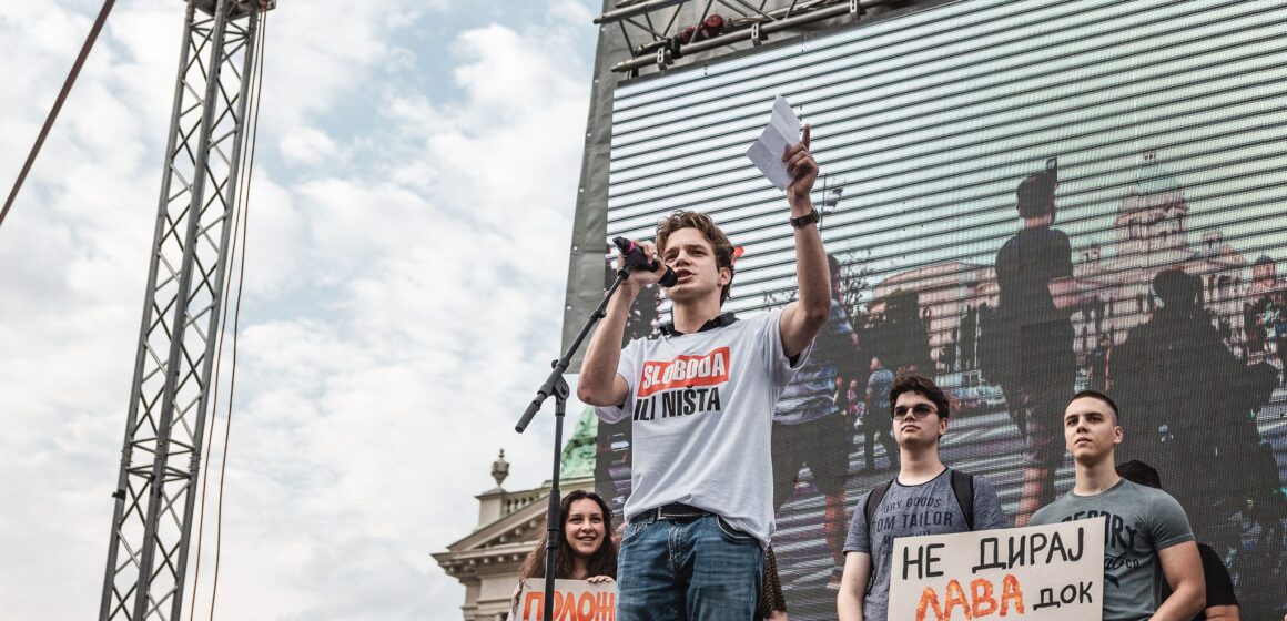Pavle Cicvarić, student koji je govorio na protestima: “Ako jednog od nas napadnu sve nas napadaju”