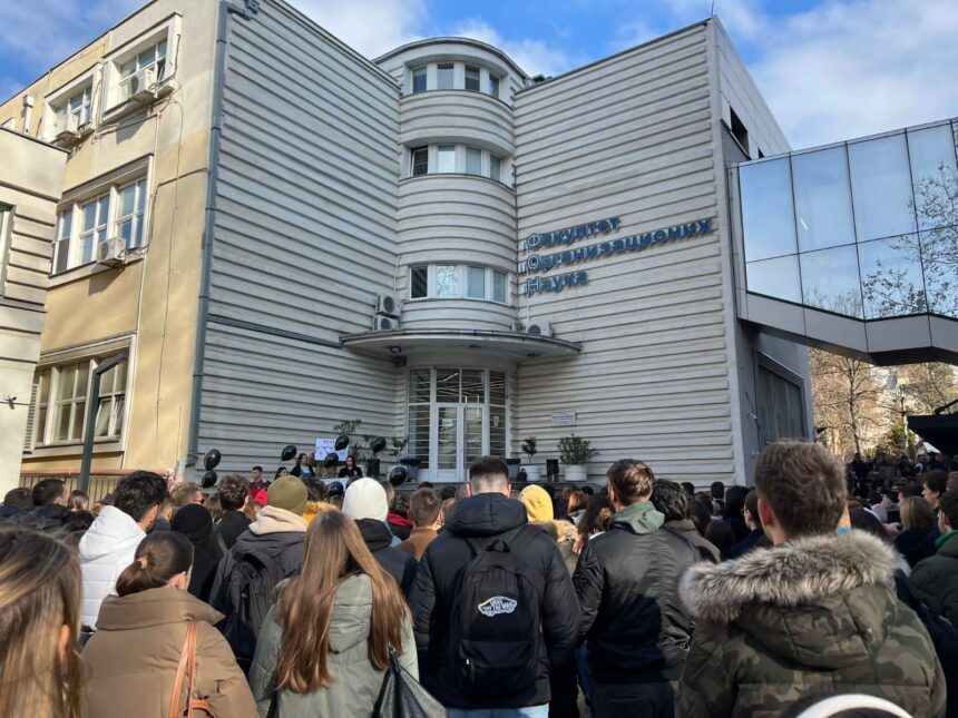d6d3c7b3-907f-42d6-93f4-9c707fa6145a Polovina fakulteta UB-a blokirana: Zahteve podržali studenti FON-a i Fizičkog fakulteta