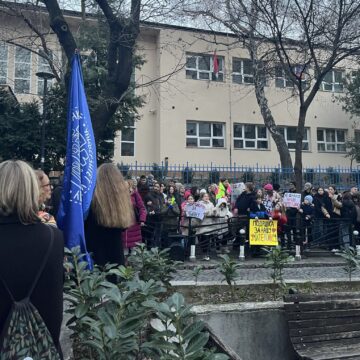 „Podrška za Sabinu” – Protest roditelja OŠ „Vladislav Ribnikar”