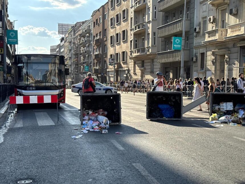 Građani ustali: Neposlušnost širom Srbije do ispunjenja zahteva (FOTO) Građani ustali: Neposlušnost širom Srbije do ispunjenja zahteva (FOTO)