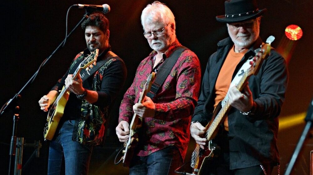 YU Grupa u studiju Boba Marlija: Kultne pesme u rege ritmu YU Grupa u studiju Boba Marlija: Kultne pesme u rege ritmu