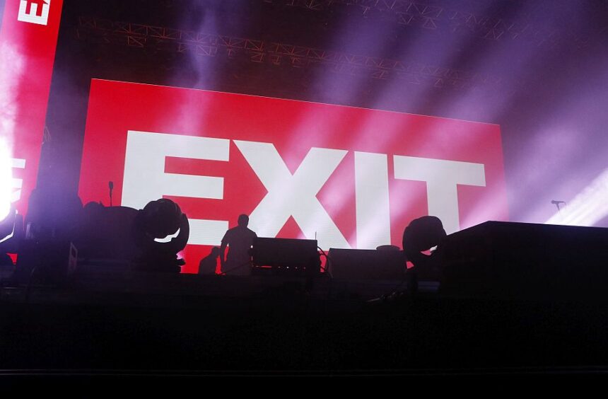 Pobeda EXIT festivala: Kome su posvetili nagradu? Pobeda EXIT festivala: Kome su posvetili nagradu?