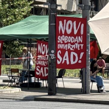 Pobunjeni univerzitet i Slobodni univerziteti Srbije poručuju: Zahtevamo smenu ministra prosvete Pobunjeni univerzitet i Slobodni univerziteti Srbije poručuju: Zahtevamo smenu ministra prosvete