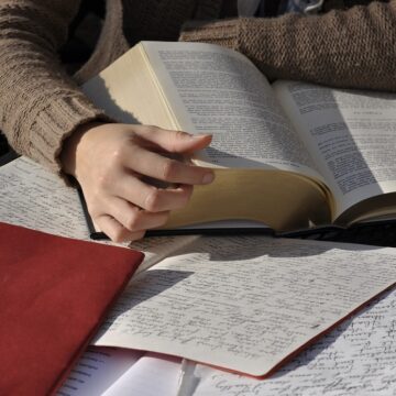 Dva semestra i tri meseca: Vodič za uspešan ispitni rok Dva semestra i tri meseca: Vodič za uspešan ispitni rok