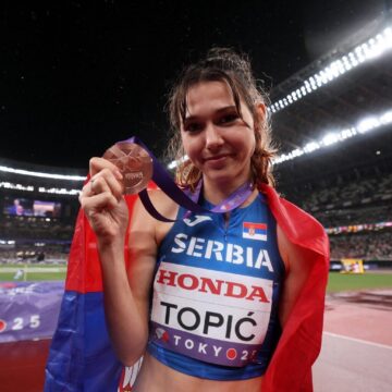 Bronza na Svetskom prvenstvu u Tokiju: Angelina Topić skočila do medalje Bronza na Svetskom prvenstvu u Tokiju: Angelina Topić skočila do medalje