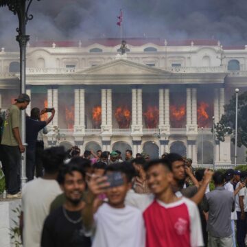 Bunt generacije Z: Kako su protesti u Nepalu izazvali krvoproliće Bunt generacije Z: Kako su protesti u Nepalu izazvali krvoproliće