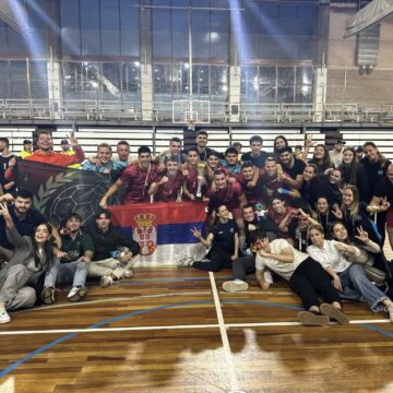 Novi uspeh naših studenata: Sportisti Ekonomskog fakulteta osvojili četiri srebra Novi uspeh naših studenata: Sportisti Ekonomskog fakulteta osvojili četiri srebra