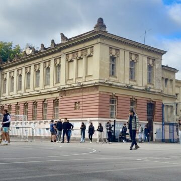 Dvodnevni bojkot nastave: Srednjoškolci uz Dijanu Hrku Dvodnevni bojkot nastave: Srednjoškolci uz Dijanu Hrku