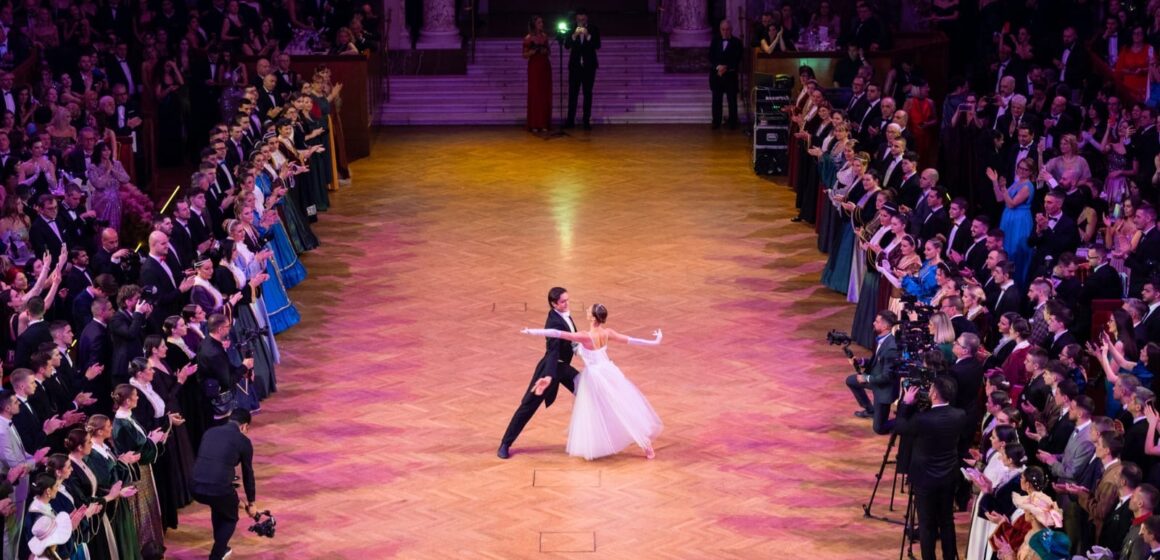 37d35f21-7e6d-4235-a21a-c4d23f0f0271.jpg Svetosavski bal u Beču: Kolika je cena ulaznice za studente?