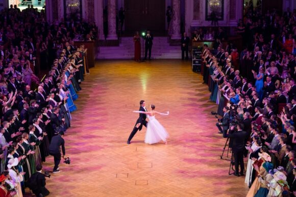 Svetosavski bal u Beču: Kolika je cena ulaznice za studente? Svetosavski bal u Beču: Kolika je cena ulaznice za studente?