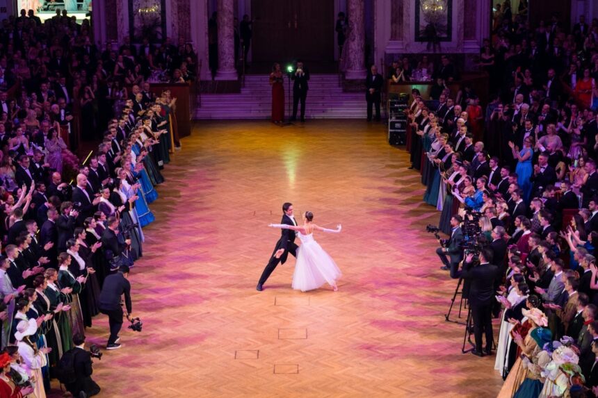 37d35f21-7e6d-4235-a21a-c4d23f0f0271.jpg Svetosavski bal u Beču: Kolika je cena ulaznice za studente?