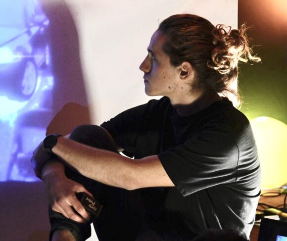 Gas ide iz Ljubljane u Beograd: Luka Grbić o cenzuri i rušenju Sneška Belića Gas ide iz Ljubljane u Beograd: Luka Grbić o cenzuri i rušenju Sneška Belića