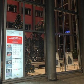 Pozorište ne treba da bude sud: Sloboda Mićalović o premijeri „Narodnog poslanika” Pozorište ne treba da bude sud: Sloboda Mićalović o premijeri „Narodnog poslanika”