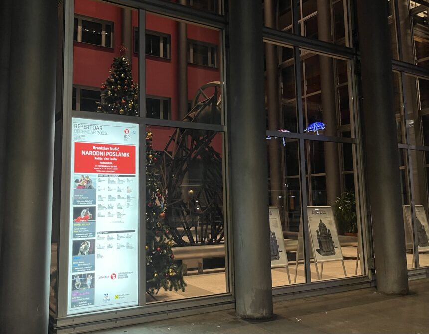 img_1015.jpg Pozorište ne treba da bude sud: Sloboda Mićalović o premijeri „Narodnog poslanika”