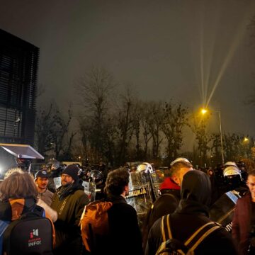 Blokada FFUNS: Žandarmerija izbacila studente i zabarikadirala zgradu Blokada FFUNS: Žandarmerija izbacila studente i zabarikadirala zgradu