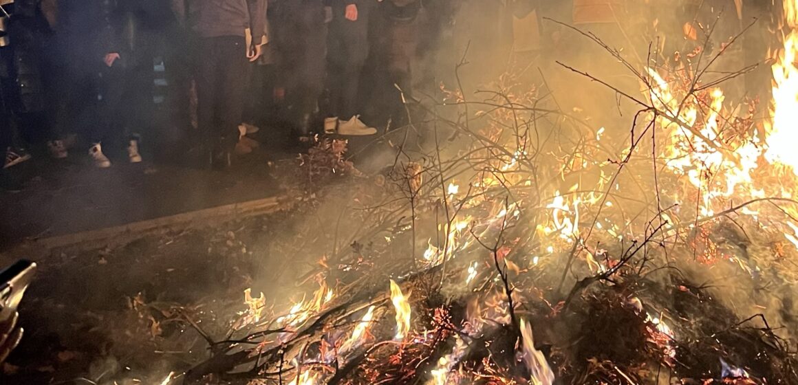 Istorija i simbolika: Zašto palimo badnjak? Istorija i simbolika: Zašto palimo badnjak?