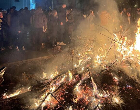 Istorija i simbolika: Zašto palimo badnjak? Istorija i simbolika: Zašto palimo badnjak?