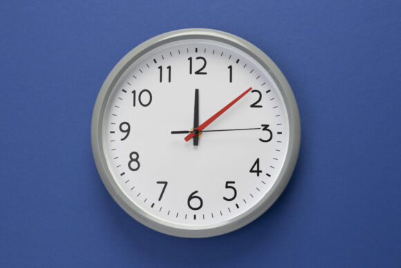 flat-lay-wall-clock-still-life Počinje letnje računanje vremena: Evo kada se pomera sat