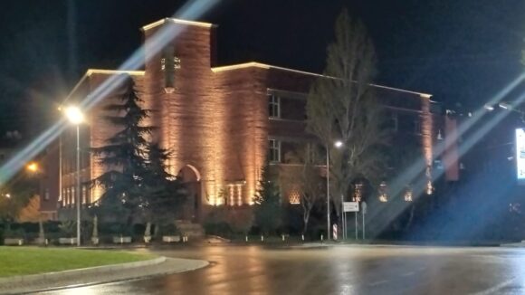 380d24e5-0cf9-4ac1-bd93-d11ac17cb17f.jpg Novi univerzitet budi strah među studentima: Da li će se Bogoslovski fakultet odvojiti od UB?