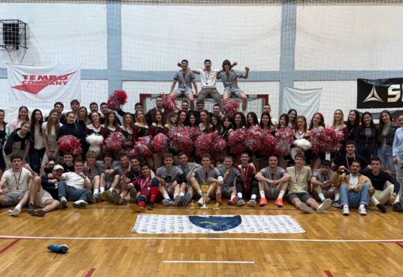 Dvostruki šampioni: Futsaleri FON-a osvojili studentsku ligu