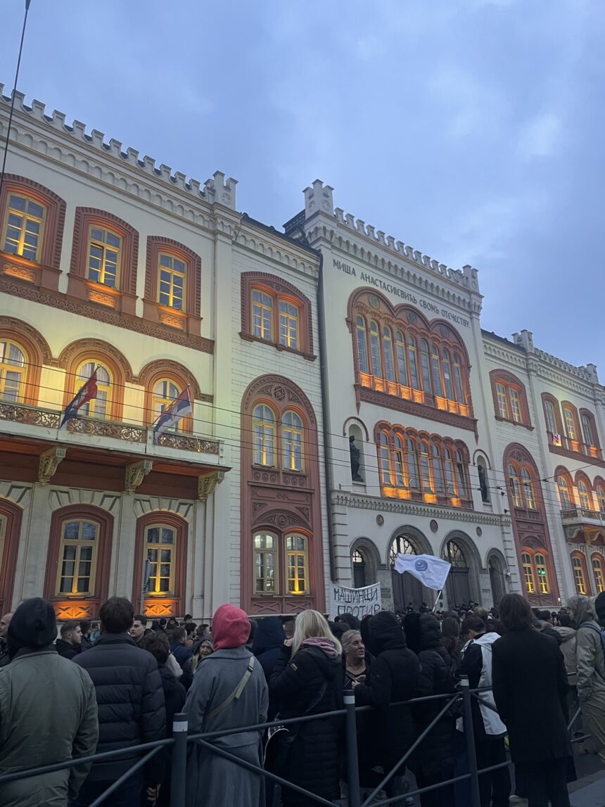 img_1517.jpg Protest ispred Rektorata: Šta je rektor poručio okupljenima?